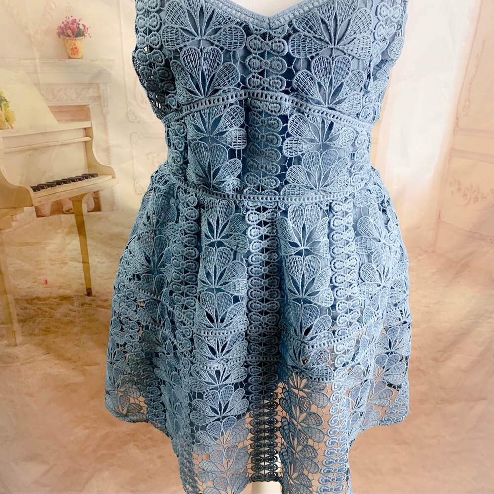 NEW Lovers & Friends TINSLEY LACE MINI DRESS DUSTY BLUE - Picture 4 of 11